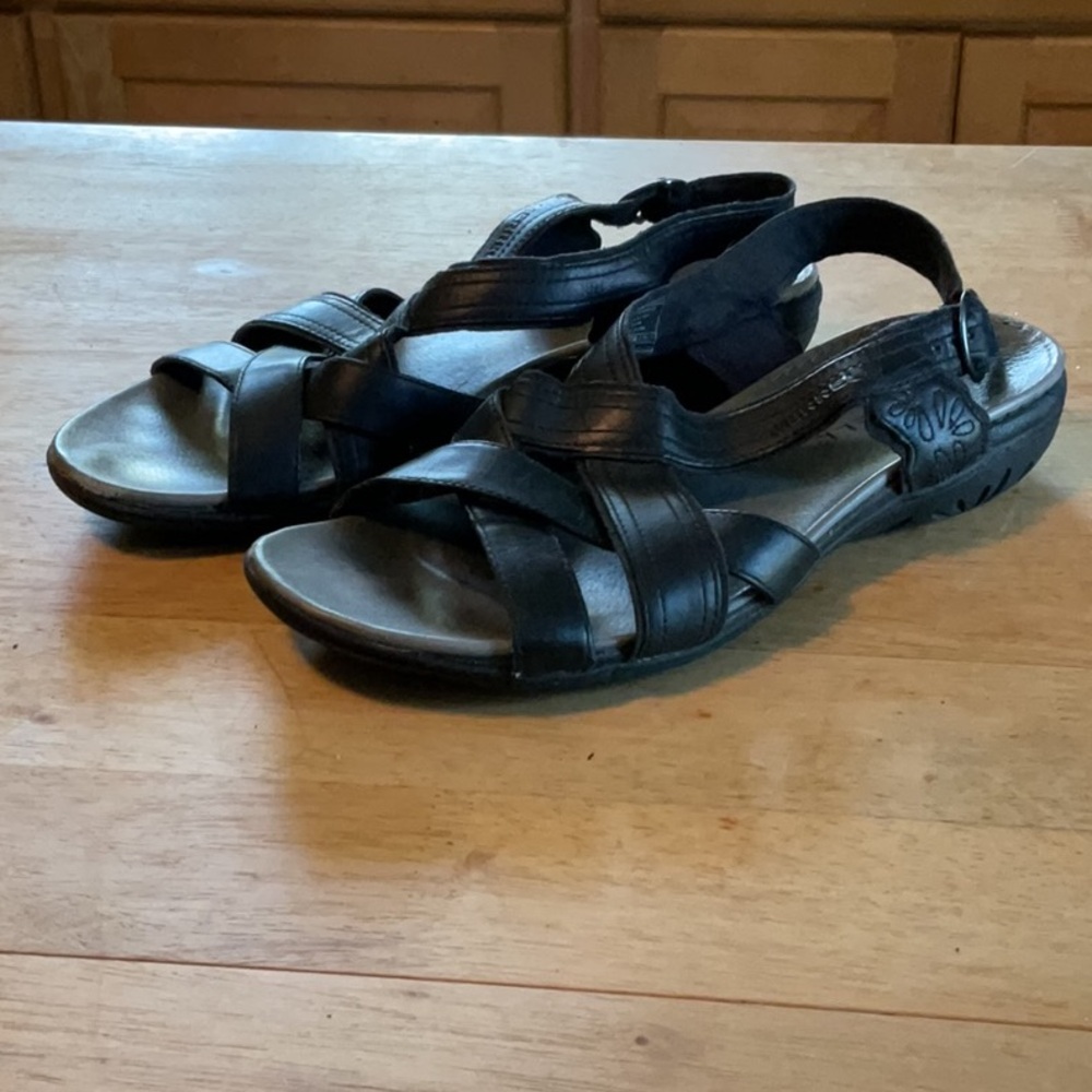 Women's Black leather Merrell Sandals